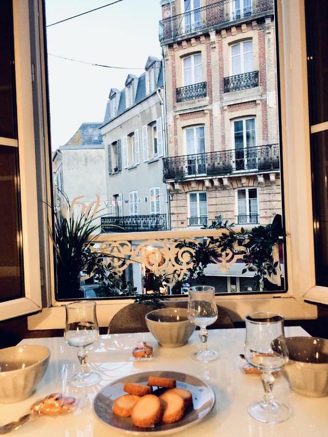 La Reine Des Plages Cls Deauville ทรูวิลล์-ซูร์-แมร์ ภายนอก รูปภาพ